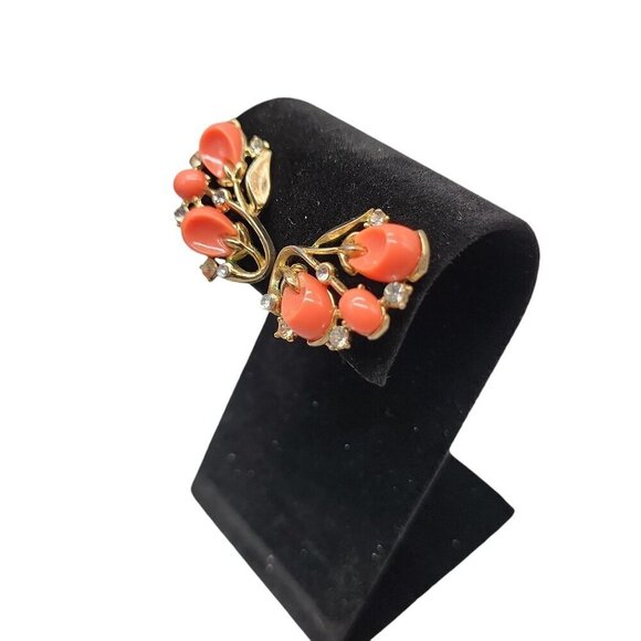 CROWN TRIFARI Clip on Earrings Coral Mold Thermoset 1956 Pebble Beach Collection - Picture 7 of 16
